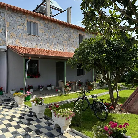 House * Lezhë