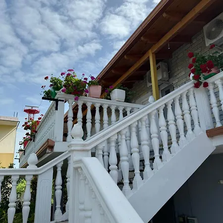 House * Lezhe